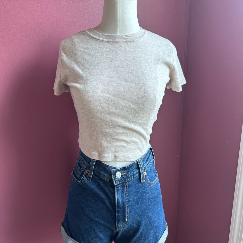 Hollister Cream Fitted Short Sleeve T-Shirt